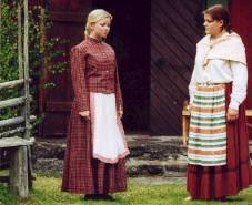 Magdalena och Lisa i samtal. ( Madelene Bjrn och Josefine Abrahamsson)