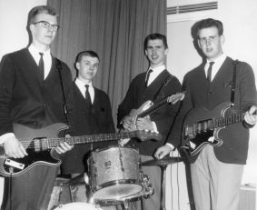 Blev "The Jupiters" april 1963. Sedan Jupiters 1966.Mathz Nordlund, Mats Hkansson, Kenny Ludvigsson, Urban Andersson.